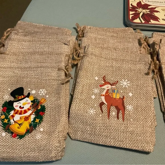 20 Festive Burlap Drawstring Gift Bags with Christmas Stickers 🆕 - Picture 2 of 5